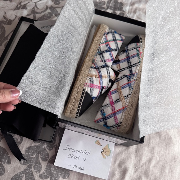 CHANEL Black Espadrilles Classic Elegance - Picture 11 of 11